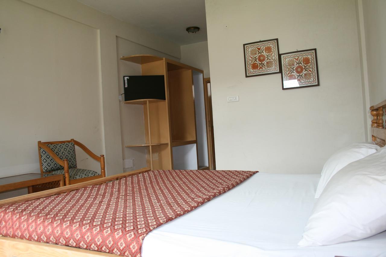 Pine Top Hotels ناران المظهر الخارجي الصورة