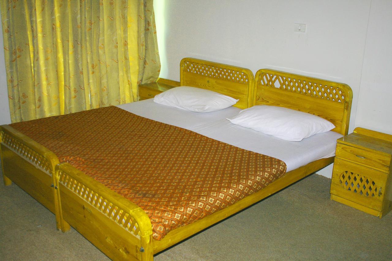 Pine Top Hotels ناران المظهر الخارجي الصورة