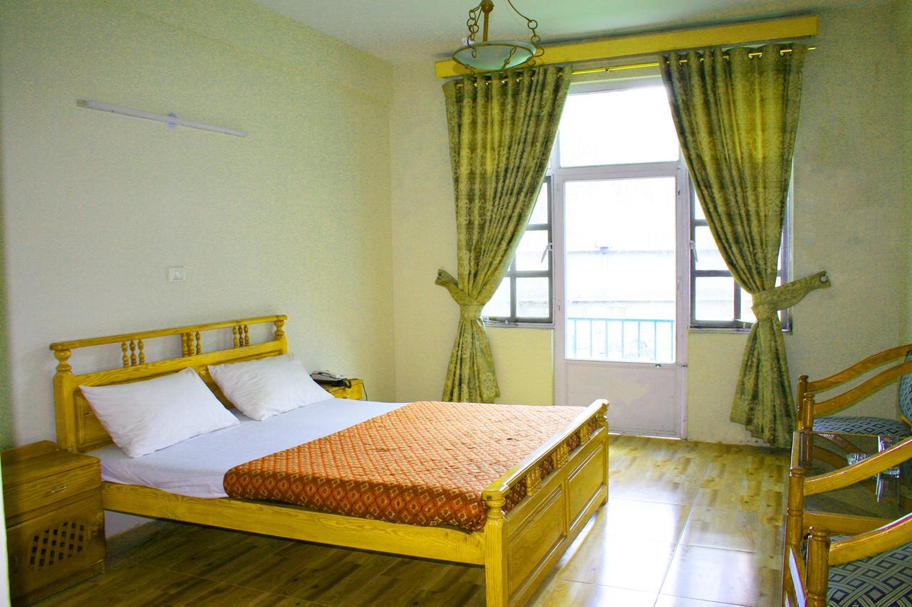 Pine Top Hotels ناران المظهر الخارجي الصورة