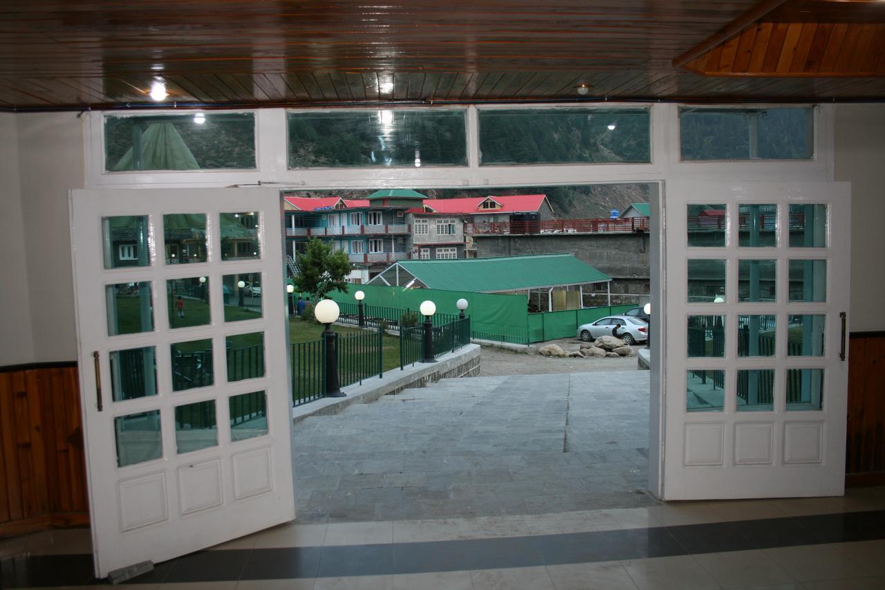Pine Top Hotels ناران المظهر الخارجي الصورة
