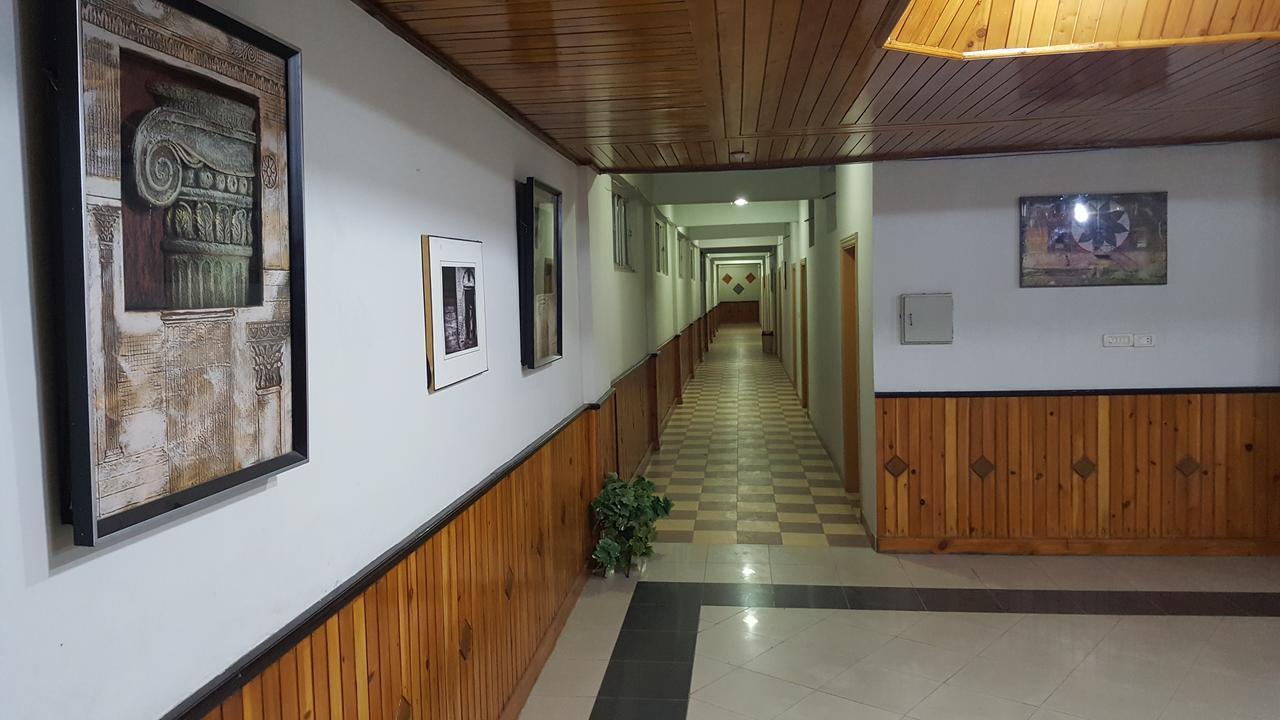 Pine Top Hotels ناران المظهر الخارجي الصورة