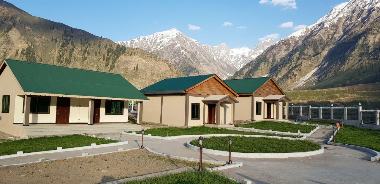 Pine Top Hotels ناران المظهر الخارجي الصورة