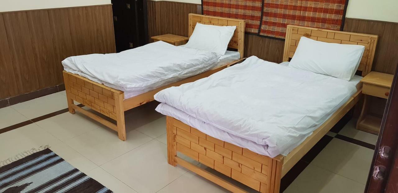Pine Top Hotels ناران المظهر الخارجي الصورة